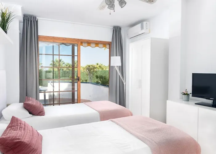 Club Olympus In Garden Appartement