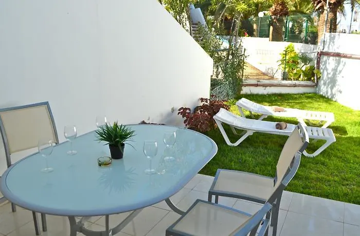 Club Olympus In Garden Appartement